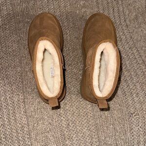 Ugg ultra mini platform